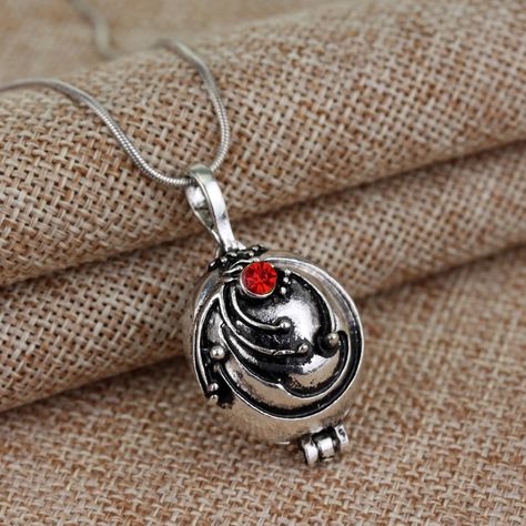 Vervain Necklace, Vampire Diaries Necklace, Necklace Locket, Jewelry Lockets, Katherine Pierce, Unisex Necklace, Stefan Salvatore, Elena Gilbert, Photo Locket