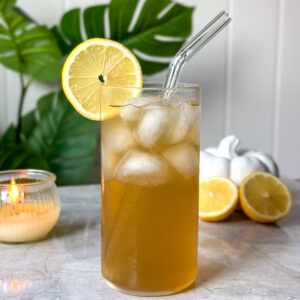 Homemade Ginger Ale Home Made Ginger Ale, Ginger Substitute, Ginger Ale Recipe, Homemade Ginger Ale, Sparkling Mineral Water, Ginger Syrup, Lemon Slice, Ginger Root, Ginger Ale