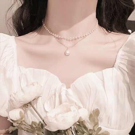 Cream Aesthetic, Angel Aesthetic, Princess Aesthetic, Trik Fotografi, Fancy Jewelry, Aesthetic Themes, Girly Jewelry, Girly Fashion, White Aesthetic