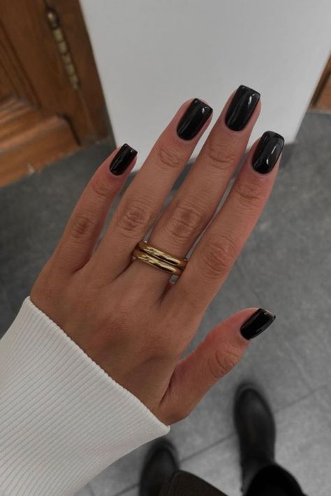 Classy Dark Nails, Shellac Nails Fall, Autumn Looks, Kutek Disney, Brown Nails Design, Wine Nails, Maroon Nails, September Nails, Pumpkin Nails