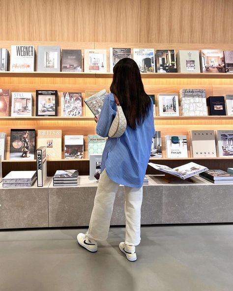 Jens Risom, March 21, Bookstore, Mirror Selfie, London, Silk, On Instagram, Instagram