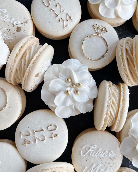 Crafted with precision and passion, these bridal macarons are a testament to turning visions into breathtaking reality 🤍 Every delicate detail – from the shimmering gold accents to the intricate royal icing flower – was meticulously brought to life. It’s moments like these that remind me why I love what I do!! 💍✨ White And Gold Wedding Shower Ideas, Bridal Macarons, Bridal Shower Macarons, White Wedding Desserts, Wedding Deserts Ideas, Wedding Ideas Food, Wedding Macaroons, Wedding Gold And White, Oreo Wedding