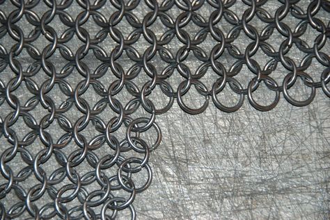 A Faster Way of Making Chainmail : 5 Steps (with Pictures) - Instructables Chainmaille Armor Tutorial, Basic Chainmail Patterns, Chain Maille Tutorials, How To Make Chainmail Diy, Chainmail Coif Pattern, Simple Chainmail Patterns, How To Make Chain Mail, Diy Chainmail Armor, Medieval Jewelry Diy