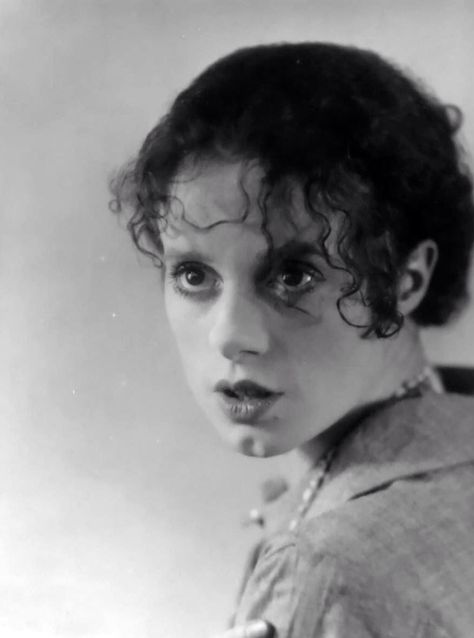 Elsa Lanchester Elsa Lanchester, Elsa Pictures, Anne Of Cleves, Classic Actresses, Bride Of Frankenstein, Character Actor, National Portrait Gallery, Portrait Gallery, Golden Age Of Hollywood