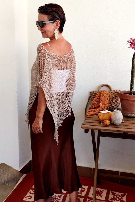 Knitting Poncho, Hand Knit Poncho, Outfit For Summer, Boho Chique, Brooklyn Tweed, Ladies Poncho, Linen Color, Free Style, Stylish Outfit