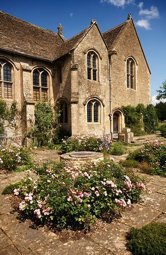 Medieval Manor, English Houses, English Manor Houses, British Architecture, Old Manor, Medieval Architecture, Medieval Houses, English Manor, English House