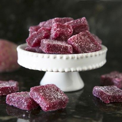 Prickly Pear fruit is full of nutrients. Try this homemade candy for a sweet, healthy treat. Also great for holiday and hostess gifts! Prickly Pear Candy Recipe, Cactus Candy, Prickly Pear Recipes, Cactus Recipe, Prickly Pear Fruit, Candy Recipe, Pear Fruit, Pear Recipes, Prickly Pear Cactus