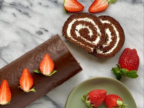 Bringing the Swiss Roll back in a stunning gluten free and Paleo fashion! Can you even handle the swirl! Makes a beautiful Yule Log as well! Cleaning Baking Sheets, Swiss Roll Cake, Warm Cake, Yule Log, Swiss Roll, Caking It Up, Grass Fed Butter, Roll Cake, Cake Roll