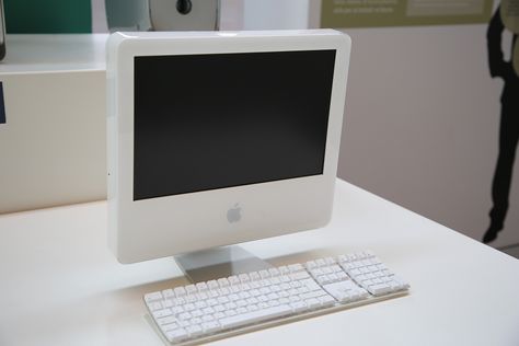 Apple iMac G5. White Imac G5, Personal Computer, Apple Computer, Mac Os, Pyrenees, Gadgets, Electronic Products