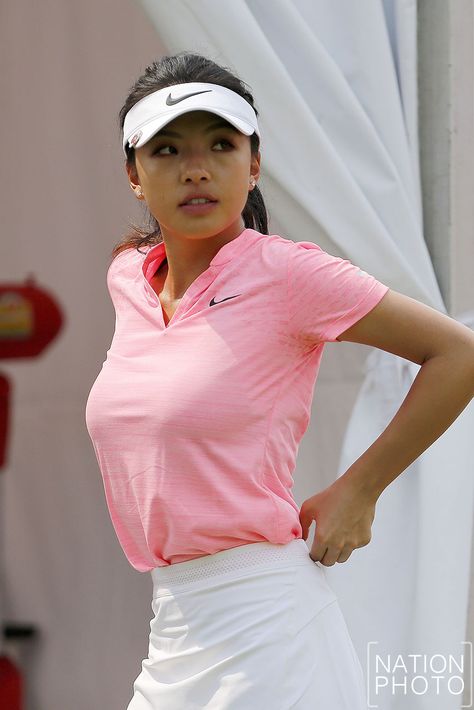 Muni-He Muni He, Lily Muni, Girl Golf Outfit, Golf Attire Women, Womens Golf Fashion, Girls Golf, Golf Attire, Women Golfers, Golf Outfits Women