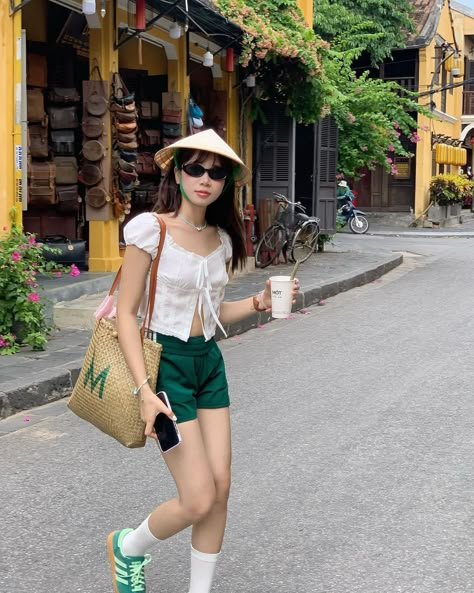 Summer Vietnam Outfit, Vietnam Outfits Style, Vietnam Street Style, Hanoi Vietnam Outfit Ideas, Sapa Vietnam Outfit, Vietnam Fashion Outfits, Vietnam Ootd Travel Outfits, Vietnam Photo Ideas, Vietnamese Street Fashion