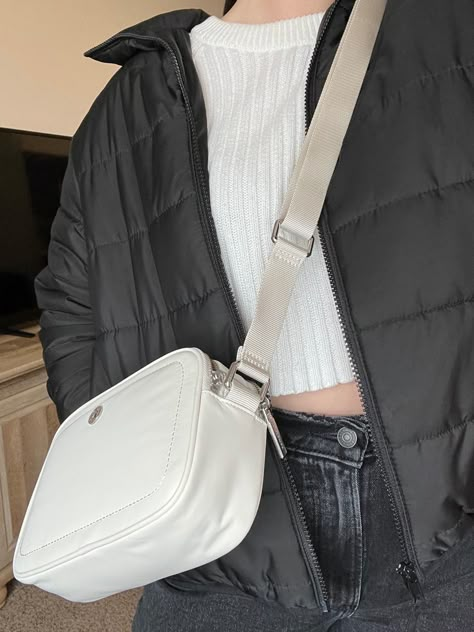 Crossbody Bags Aesthetic, White Sling Bag Outfit, Lululemon Bag Aesthetic, Lululemon Camera Bag Outfit, Sling Bags Aesthetic, White Purse Aesthetic, White Crossbody Bag Outfit, Lululemon Crossbody Bag Outfit, White Aesthetic Instagram Feed