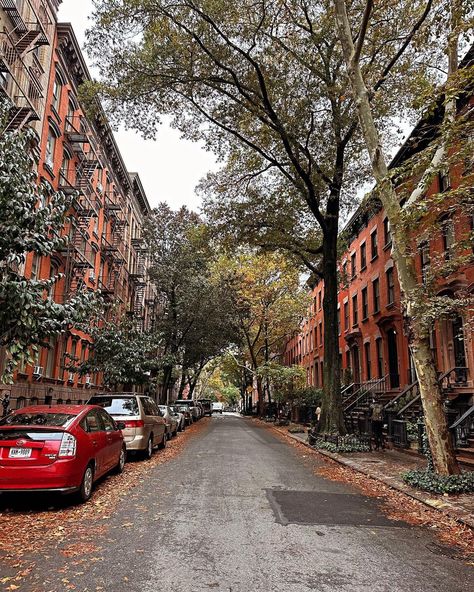 Visit New York - West Village #NYC 📸:... New York West Village, West Village Nyc, New York Winter, Nyc Aesthetic, Visit New York, City That Never Sleeps, West Village, Concrete Jungle, City Life