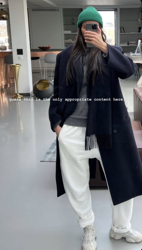 Julie Pelipas Street Style, Layered Outfits Fall, Julia Pelipas, Julie Pelipas, Street Style Outfits Casual, Fashion Gal, Relaxed Outfit, Layering Outfits, Celebrity Street Style