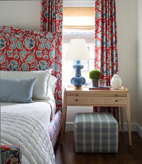 Red White And Blue Bedroom, Cheerful Bedroom, Traditional Livingroom, Blue And Cream Bedroom, Light Blue Bedding, Designed Bedroom, Christopher Spitzmiller, Bedroom Orange, Architecture Home