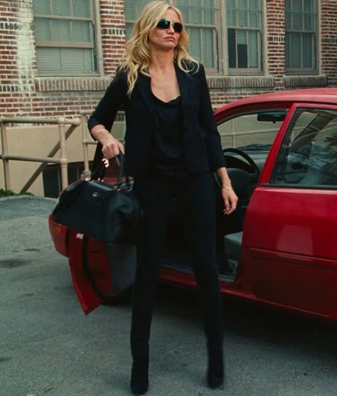 Bad Teacher, Cameron Diaz, Love this outfit, all black! Cameron Diaz Outfits, Cameron Diaz Bad Teacher, Cameron Diaz Style, Teacher Attire, Bad Teacher, Cameron Diaz, Teacher Outfit, Black Everything, All Black Everything