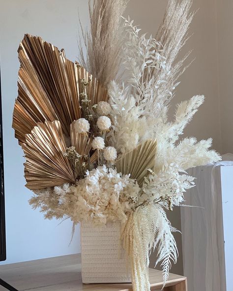 Moments & Memories (@momentsandmemoriesmelb) posted on Instagram: “Deluxe white  #pinkdriedblooms #driedflowers #everlasting #everlastingflowers #driedflowersmelbourne #melbourneflorists #florists…” • Jun 27, 2020 at 11:33pm UTC Palm Bouquet, Pampas Centerpiece, Paper Floral Arrangements, Boho Centerpiece, Flowers Neutral, Wedding Neutral, Wedding Cake Flowers, Boho Wedding Cake, Bouquet Vase