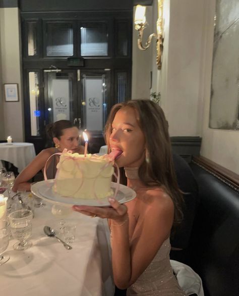 Isabelle Mathers, March Baby, Birthday Cake Pictures, Cute Birthday Pictures, Cute Birthday Ideas, Birthday Babe, Magical Night, Bday Girl, Cake Pictures