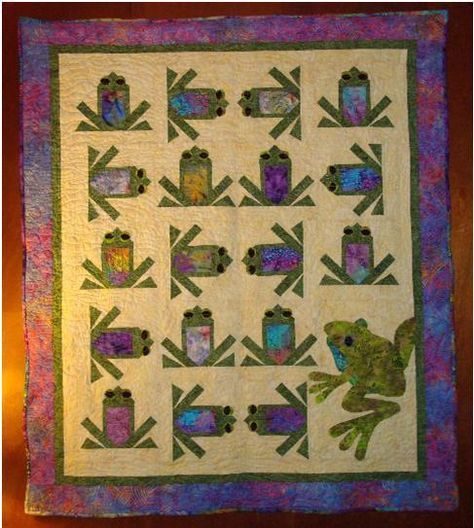 Frog Quilt. I would want all the blocks to "match" rather than having the applique in that bottom corner. Cute Quilt Patterns, Frog Quilt, Kid Quilts, Frog Pattern, Kids Quilts, Frog Crafts, Paper Pieced Quilt, Childrens Quilts, Animal Quilts