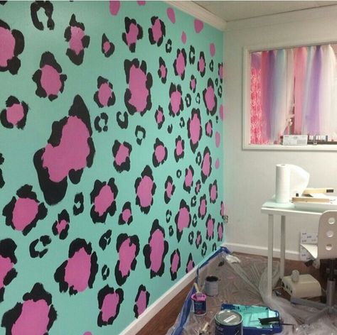 Leopard Bedroom, Unique Bedroom Ideas, Buy My House, Purple Leopard Print, Room Wall Painting, Makeover Bedroom, Teal Walls, Future Apartment Decor, Bedroom Wall Paint