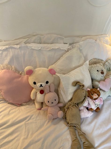 Rilakkuma, Stuffed Animals, Teddy Bear, Bed, Animals