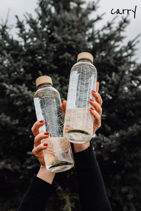 Stainless Steel Water Bottle Design, Water Tumbler Aesthetic, Bottle Of Water Aesthetic, Drink Bottle Aesthetic, Glass Water Bottle Aesthetic, Water Bottles Aesthetic, Water Bottle Aesthetic, Aesthetic Water Bottle, Motivational Bottle