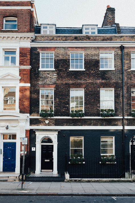 Shoreditch London Aesthetic, Shoreditch Aesthetic, Relax Wallpaper, London Village, Pretty Streets, God I Love The English, Cosy Cafe, London Neighborhoods, City Houses