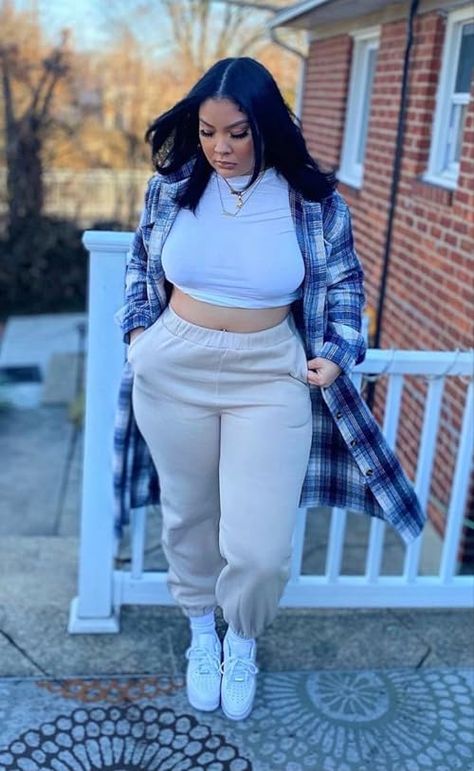 Plus Size Outfits With Air Force 1, Plus Size Casual Streetwear, Plus Winter Outfits 2022, Baddie Winter Outfits Cold Plus Size, Plus Size Fall Baddie Outfits, Plus Size Jordan 1 Outfit, Plus Size Baddie Fall Outfits, Thick Body Outfits Winter, Cute Comfy Outfits Plus Size