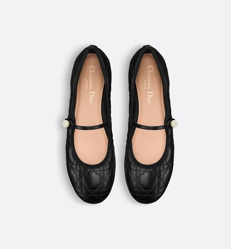 Dior Ballet Flat Black Quilted Cannage Calfskin | DIOR Dior Flats, Comfortable Ballet Flats, Denim Swimsuit, Resin Pearl, Dior Star, Icon Shoes, Couture Looks, Ballerina Pumps, Dior Book Tote