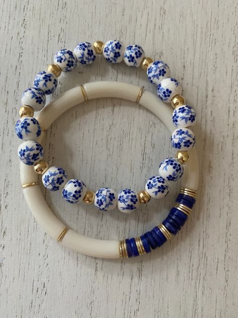 Blue Floral and 14k Gold Filled Beaded Bracelet Set/ Heishi - Etsy Blue And White Beaded Bracelet, Fimo Beads Bracelet, Dark Blue Clay Bead Bracelet, Round Bead Bracelet Ideas, Blue Bracelet Ideas, Round Beaded Bracelets, Blue And White Jewelry, Blue And White Bracelet, Polymer Clay Beads Diy