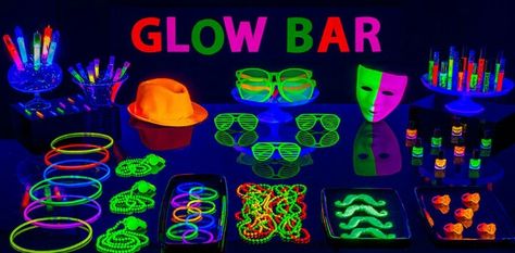 Boys glow in the dark party Bash Neon Glow Party, Glow Bar, Glow In Dark Party, Neon Birthday Party, Glow In The Dark Party, Glow Party Supplies, Glow Birthday Party, Diy Glow, Glow Birthday