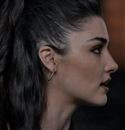 Straight Pointy Nose, Sharp Nose Aesthetic, Pointy Nose Side Profile, Best Nose Shape, High Nose Bridge Side Profile, Straight Nose Side Profile, Perfect Nose Front View, Nose Inspiration, Nose Front View