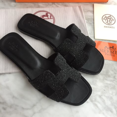 Hermes woman shoes stoned slippers Luxury Slippers Women, Hermes Slippers Women, Sandal Hermes, Hermes Slippers, Vestidos Sport, Slippers Outfit, Heel Sandals Outfit, Designer Mules, All Nike Shoes