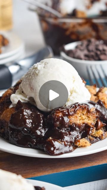 Kelsey | Food Blogger on Instagram: "Chocolate Chip Cookie Cobbler…🤯 If you’ve got a sweet tooth (or like anything chocolate), this recipe is made for YOU! Watch how easy it is!

💕Comment “recipe” and I’ll send it right over!

#recipeshare #recipeoftheday #dessert #cobbler #chocolatelover #lavacake #cookiedough #chocolatechipcookies #foodblogger #dessertporn #chocolate" Chocolate Chip Cookie Cobbler, Cookie Cobbler, Dessert Cobbler, Chocolate Dessert, Lava Cakes, Pie Dessert, Chocolate Chip Cookie, Send It, Sweet Stuff