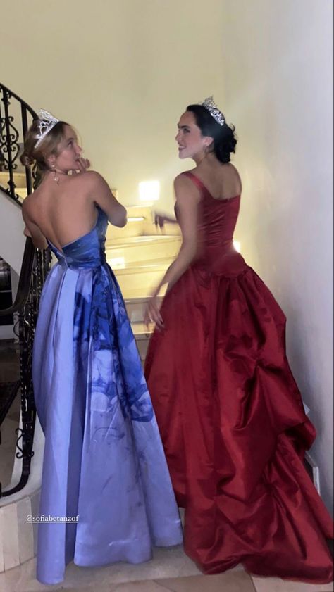 Bestie Aesthetic, Gowns Aesthetic, Stephanie Garber, Live Girls, Girl Movies, Dress Aesthetic, Prom Pictures, Princess Aesthetic, Fancy Party