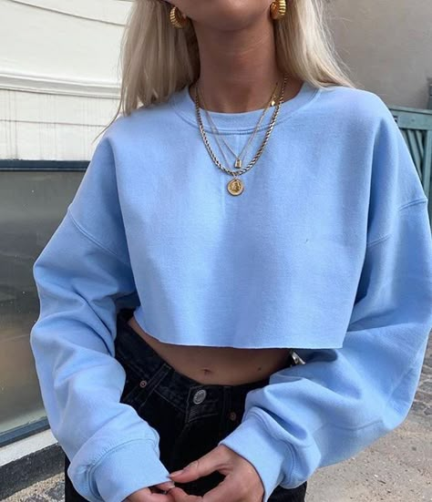 Crop Top Azul Outfit, Mode Pastel, Amanda Marie, Top Azul, Instagram Foto, Mode Inspiration, Looks Vintage, Fall Winter Outfits, Outfits Casuales