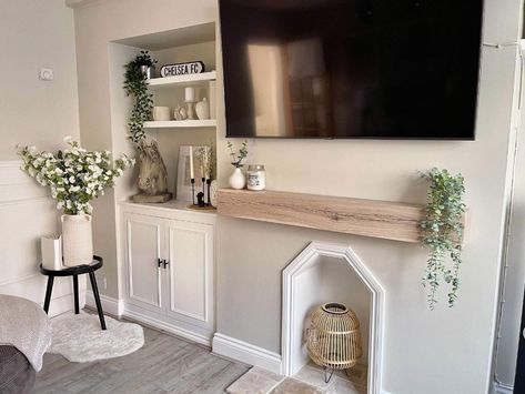 Lounge Room Styling, Breeze Block Wall, Oak Mantel, Oak Fireplace, Oak Floating Shelves, Fireplace Beam, Rustic Floating Shelves, Dining Room Combo, Living Room Design Inspiration