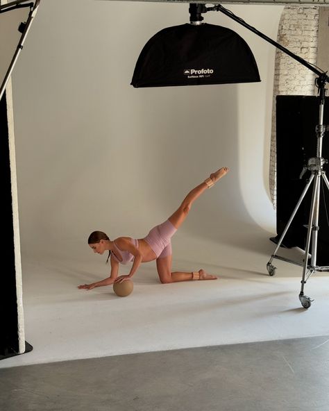 Behind the scenes of a truly special project: our prenatal Pilates photoshoot! 🤍💫 A shoot dedicated to capturing the gentle strength and grace of prenatal Pilates. With poses, outfits, and lighting setups, we worked to bring to life a vision that embodies the nurturing, grounding, and connecting qualities of movement during pregnancy. Thank you to Paolo for capturing these beautiful moments.💫 Outfits @oysho 🤍 . . . . . . #pregnancypilates #prenatalpilates #prenatalworkout #pregnancy #pilat... Pilates Poses Photography, Pilates Photos, Pilates Photoshoot, Prenatal Pilates, Pregnancy Pilates, Pilates Poses, Prenatal Workout, Lighting Setups, Prenatal