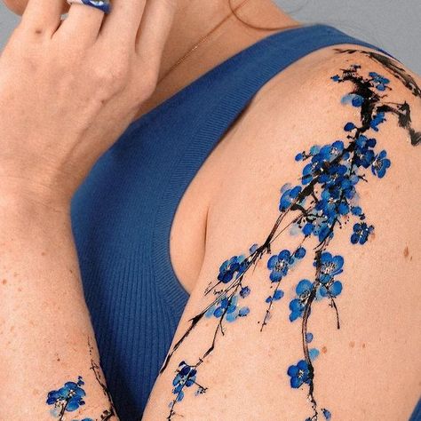 E Nal Tattoo, Tato Neck, Blue Flowers Tattoo, Brushstroke Tattoo, Black And Blue Tattoo, Tato Naruto, Branches With Flowers, Blue Flower Tattoos, Flower Vine Tattoos