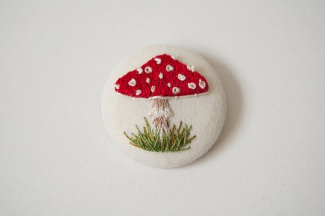 I'm just a girl, addicted to vintage life, born not in the right time and place. Classic 50s & 60s chic and fashion icons are my thing. Thank you for stopping by xo. Red And White Embroidery Ideas, Red Mushroom Embroidery, 60s Chic, Mushroom Embroidery, Fly Agaric Mushroom, Hedgehog Craft, Embroider Ideas, Embroidery Stitches Beginner, Mushroom Crafts