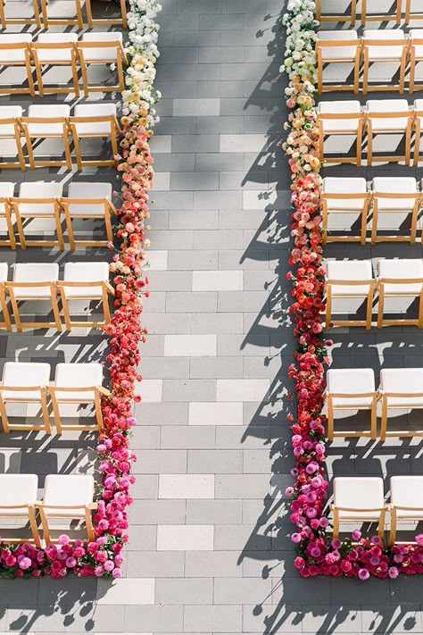 ombre wedding ceremony aisle Summer Wedding Trends, Ceremony Flowers Aisle, Wedding Arch Ceremony, Aisle Florals, Ombre Flowers, Flowers Wedding Reception, Wedding Ceremony Aisle, Wedding Floral Ideas, Flowers Wedding Bouquet