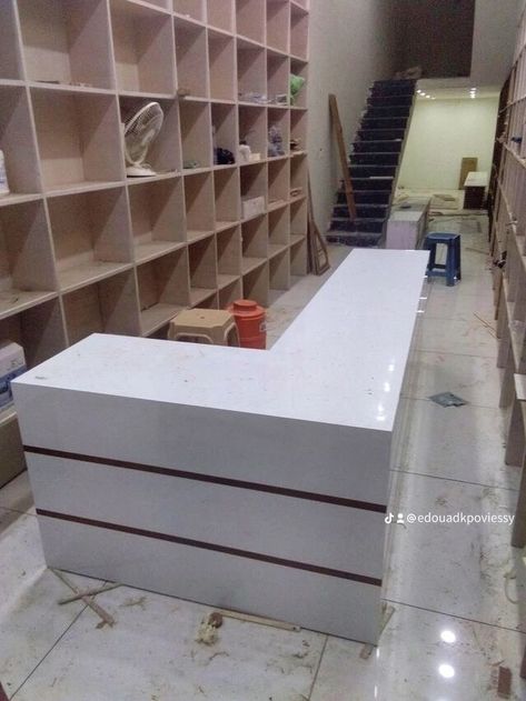 Kirana Shop Counter Design, Kirana Store Design Counter, Hardware Shop Counter Design, Cashier Counter Design Store, Counter Table Design Shop, Counter Desk Design, Cash Counter Design, Store Counter Design, Office Counter Design