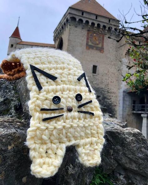 Excited to share the latest addition to my #etsy shop: Cat Scarf with paws https://etsy.me/3zlVK5t #yes #winter #scarf #cat #paws #paw #christmas #cutescarf #catscarf Cat Gloves Crochet, Cat Scarf Crochet, Crochet Cat Scarf, Cat Themed Crochet, Crochetd Cat Sweater, Cat Scarf Pattern, Cat Christmas Scarf, Simple Scarf Crochet Pattern, Bracelet Loom