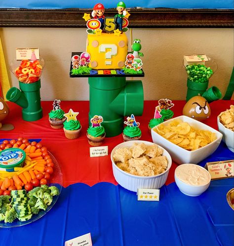 Mario Kart Birthday Party Food Ideas, Mario Birthday Party Drinks, Yoshis Crafted World Party, Mario Party Dessert Ideas, Super Mario Brothers Food Ideas, Mario Brothers Birthday Party Ideas Food, 1up Birthday Party, One Year Old Mario Party, Super Mario Birthday Food Ideas