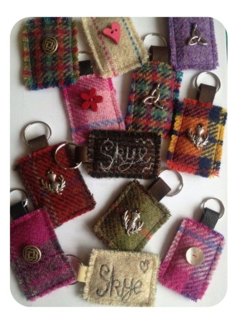 Tweed Crafts, Tartan Crafts, Tassen Hanger, Wool Projects, Scrap Fabric, Wool Crafts, Wool Applique, Button Crafts, Harris Tweed