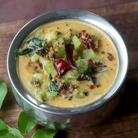 Peerkangai Kootu (Ridge Gourd Lentil Curry) Kootu Recipe, Aloo Curry, Ridge Gourd, Vegetable Gravy, Cooking With Turmeric, Tomato Gravy, Food Experience, Food Collection, Lentil Curry