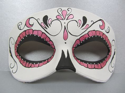 Mascara Design Ideas, Pink Looks, Dirty Hippie, Female Mask, Paper Mask, Leather Mask, Masks Art, Pink Metallic, Masks Masquerade