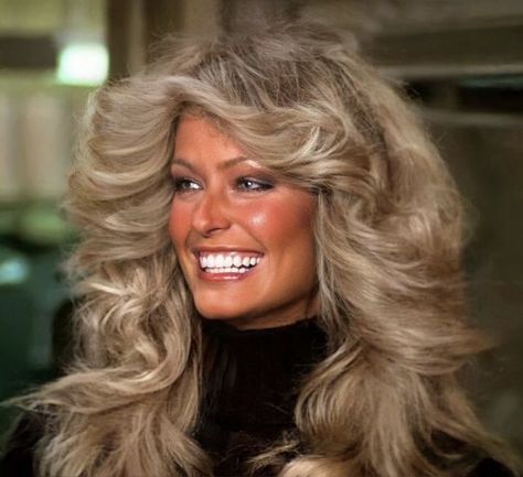 Short Model Hairstyles, 1970s Hairstyles For Long Hair, Farrah Fawcett Haircut, 70s Feathered Hair, Farrah Hair, Farrah Fawcett Hair, Period Makeup, Farah Fawcett Hair, Fawcett Hair