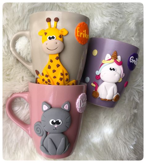 Giraffe Polymer Clay, Polymer Clay Cat Mug, Cat Clay Mug, Polymer Mug, Polymer Clay On Mugs, Fimo Mug Ideas, Clay Mug Art, Polymer Clay Mug Ideas, Polymer Clay Gift Ideas