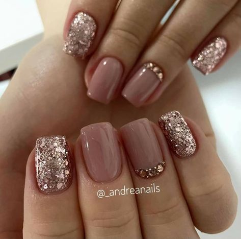 Nude Nails With Glitter, Ongles Beiges, Prom Planning, Prom Nail Designs, Bridal Nails Designs, Unghie Sfumate, Glitter Gel Nails, Designs Nail, Nail Salons